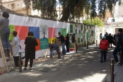 Nova acció artística al mur.