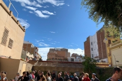 Primer vermut de diumenge al jardí.