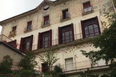 Façana posterior de la Casa Buenos Aires, des del jardí.