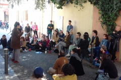 La Gla, 24  de març, públic atent als recitadors.