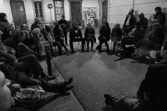 Primera assemblea delstamborets i cadiretes plegables.