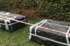 L'amiant enretirat durant l'inici de l'enderroc de les cases.